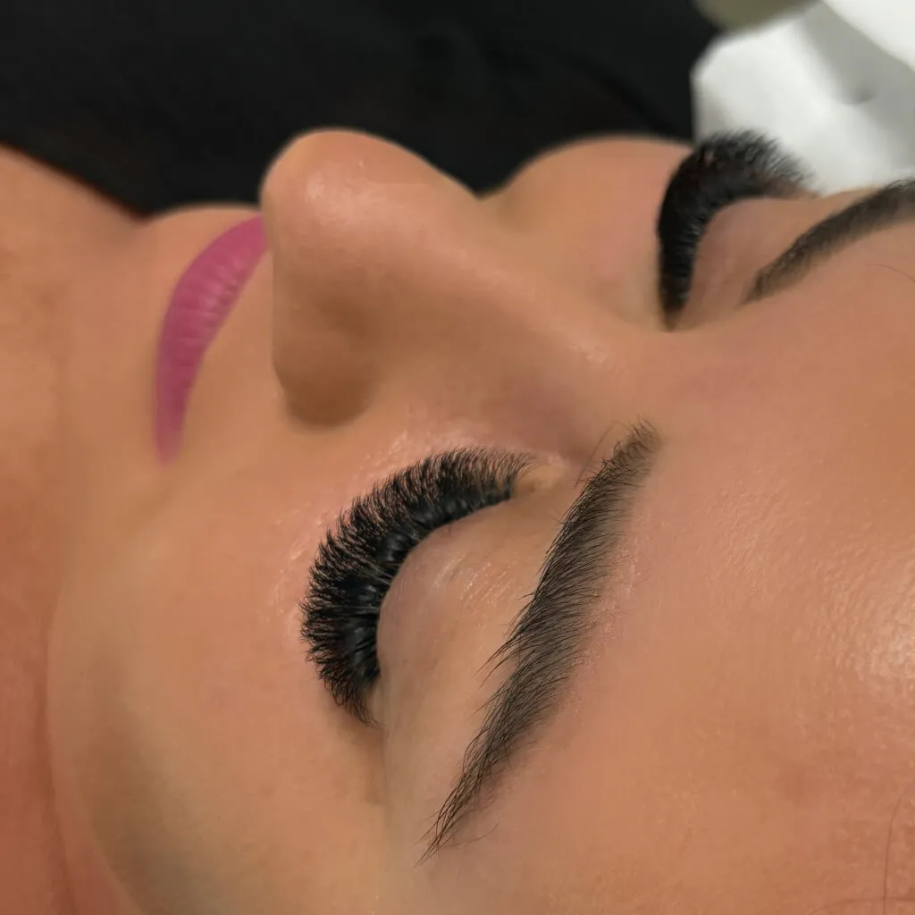 Przedłużanie rzęs
